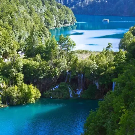 On Pa Man Near Lucina Pašman