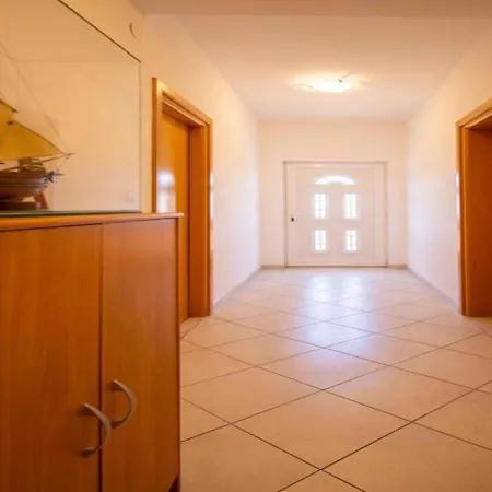 On Pa Man Near Lucina *