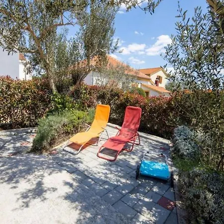 On Pa Man Near Lucina * Pašman