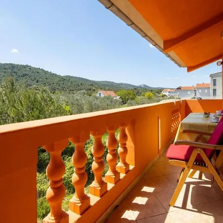 On Pa Man Near Lucina 아파트 *