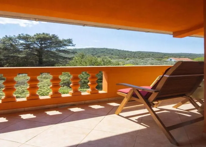 On Pa Man Near Lucina Pasman